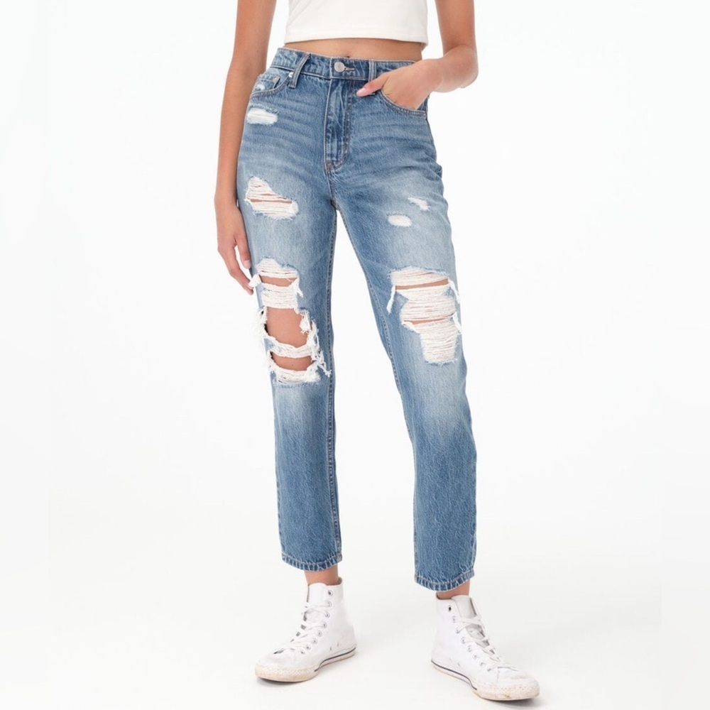 Aeropostale Light Blue Distressed Mom Jeans. Size-2